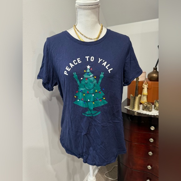 Old Navy Tops - OLD NAVY CHRISTMAS TEE